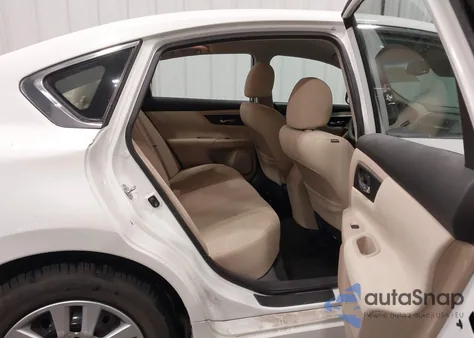 2015 Nissan Altima 2.5 S z USA, uszkodzony, nr VIN 1N4AL3APXFN332098